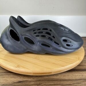 Adidas Yeezy Foam RNNR Men 9 Blue Black Marble Good GV7903 Slip On Foam Runner